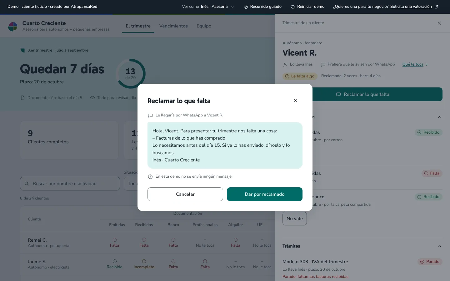 Ficha de un cliente en ordenador, con su documentación, sus trámites parados y el mensaje preparado para reclamarle lo que falta.
